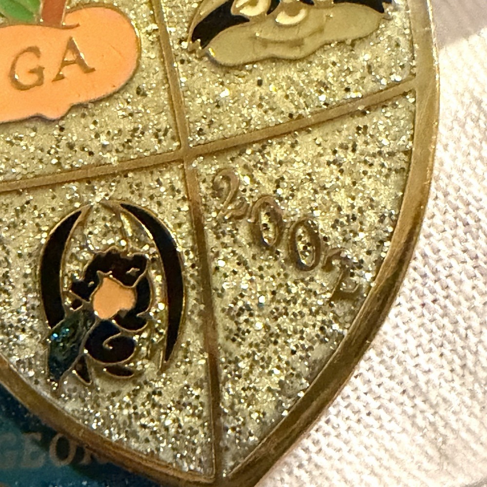 Vintage Enamel Knight Pin! RARE SPINNER SHIELD Odyssey Of The Mind 2002 Georgia - Picture 13 of 14